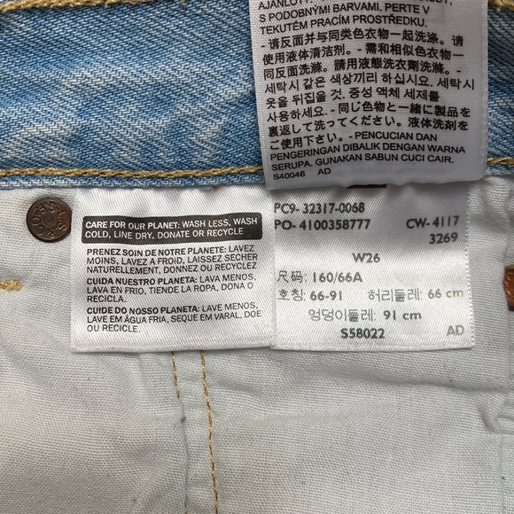 Original 501 Levi Light Wash Jean Shorts - Picture 3 of 4